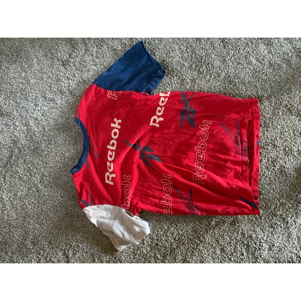 AOP Reebok Kids large shirt